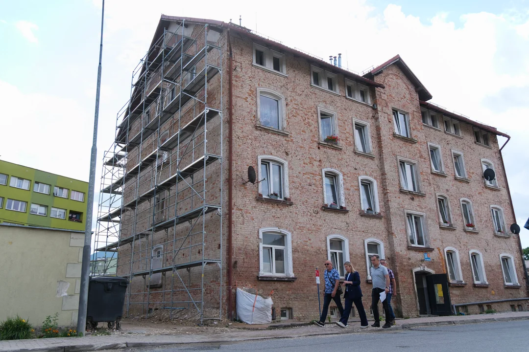 Wiceminister MSWiA i wojewoda dolnośląski z wizytą w Stroniu Śląskim i Lądku-Zdroju [galeria]