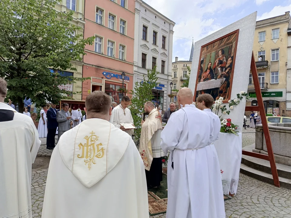 Boże Ciało w Nowej Rudzie. Ulicami przeszła uroczysta procesja [galeria]