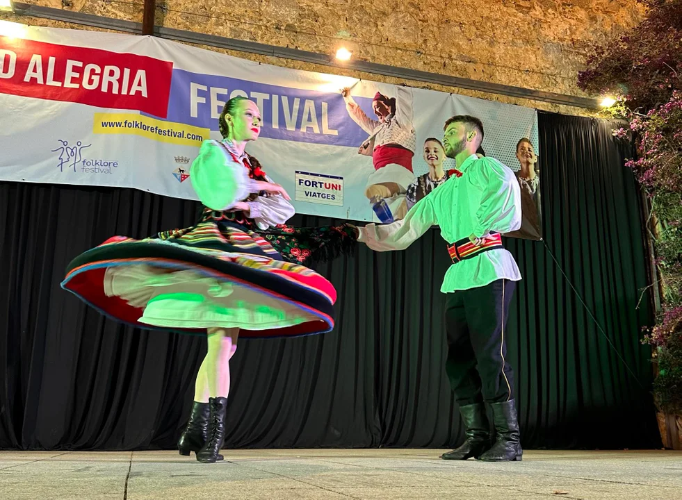 Zespół Pieśni i Tańca Nowa Ruda na Festiwalu Folkloru w hiszpańskiej Calelli