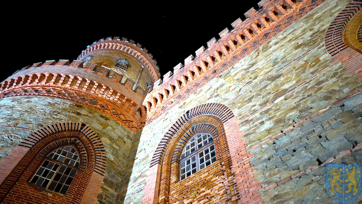 Pałac Marianny Orańskiej oczarowuje zwiedzających nocą VIDEO