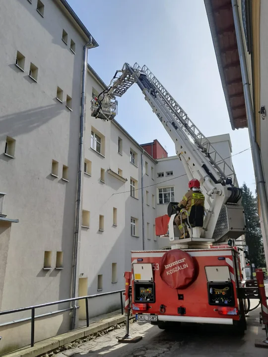 Bystrzyca Kłodzka. Ćwiczenia strażaków w szpitalu. Wyglądało bardzo realistycznie [zdjęcia]