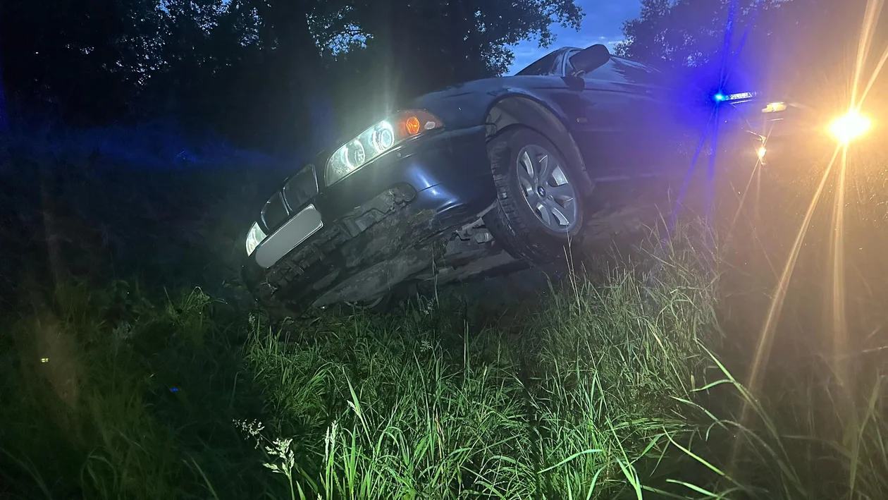 Podzamek. Kierowca BMW stracił panowanie nad pojazdem