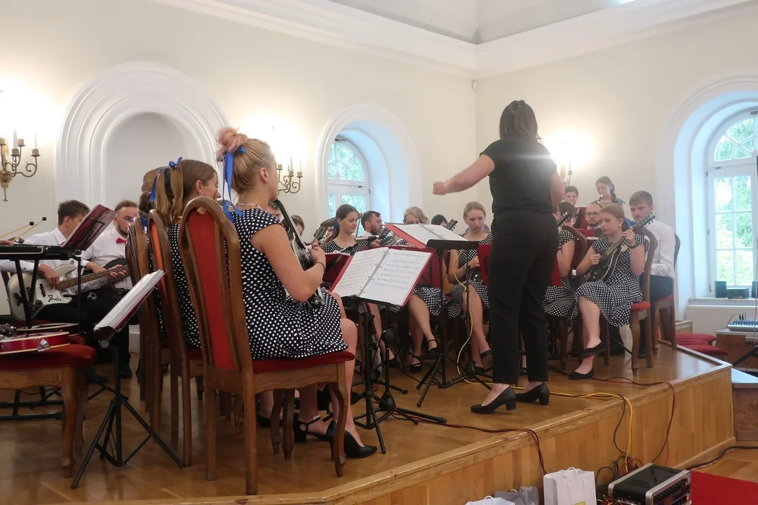 Duszniki-Zdrój. Cudowny koncert muzyki filmowej (i nie tylko) na deskach Teatru Zdrojowego.