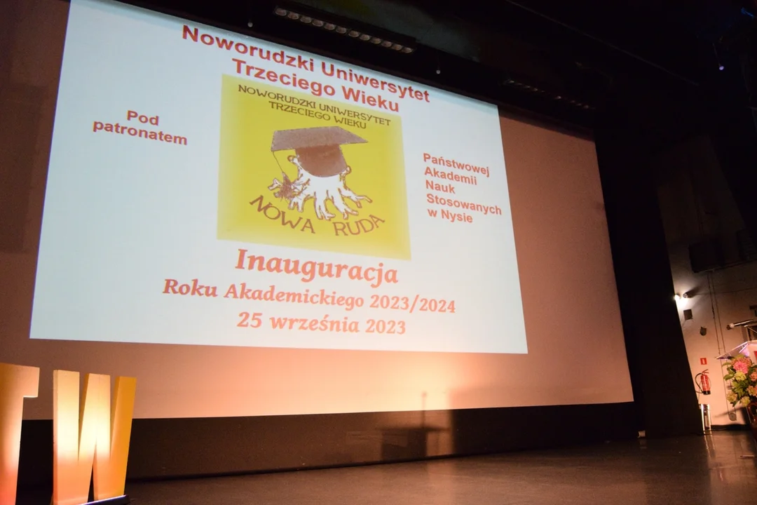 Inauguracja roku akademickiego Noworudzkiego Uniwersytetu Trzeciego Wieku [galeria]