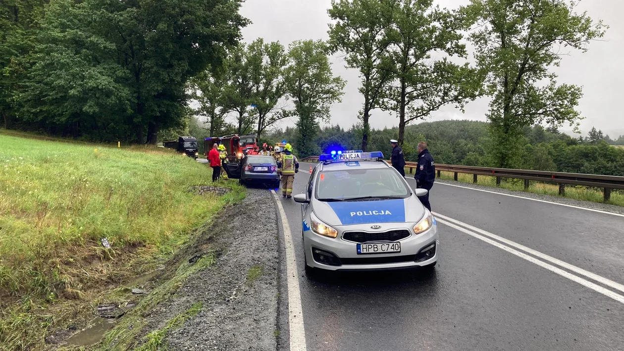 Podzamek. Poniedziałek na naszych drogach również rozpoczął się niebezpiecznie