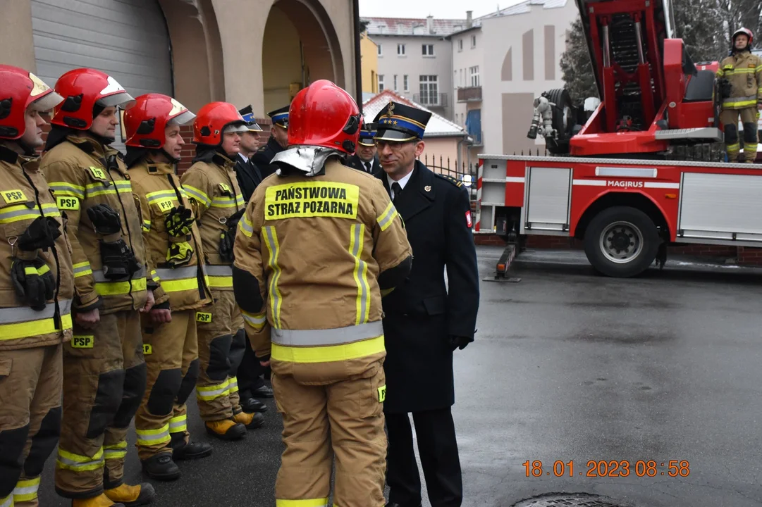 Kłodzko. Strażacy hucznie pożegnali kolegę przechodzącego na emeryturę