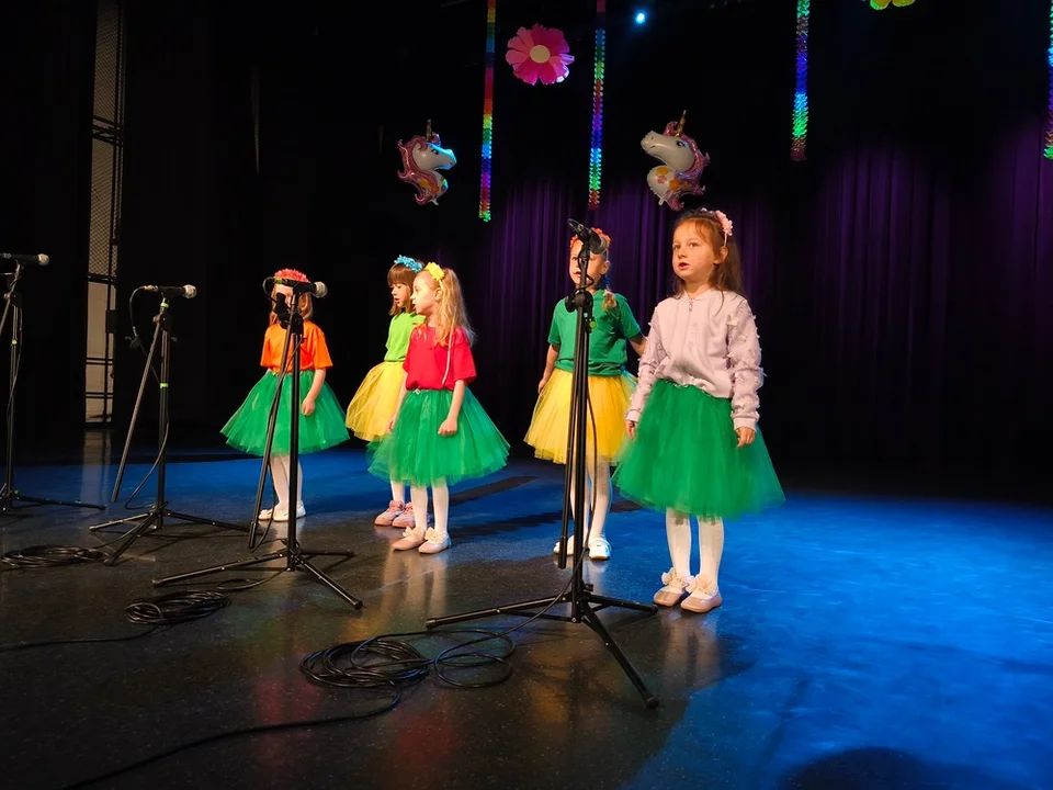 Nowa Ruda. Kolorowy Festiwal Piosenki Przedszkolnej w Miejskim Ośrodku Kultury [galeria]
