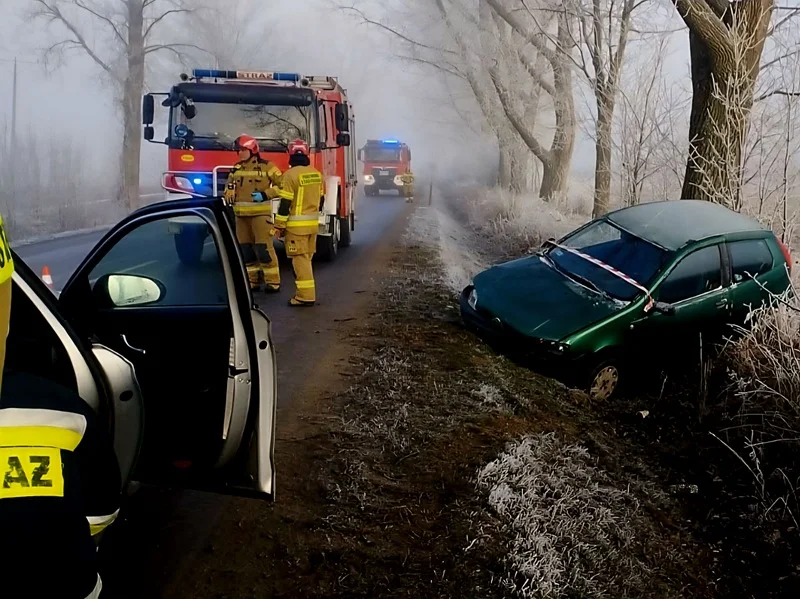 Pięć groźnych zdarzeń drogowych w 48 godzin na drogach powiatu ząbkowickiego [zdjęcia] - Zdjęcie główne