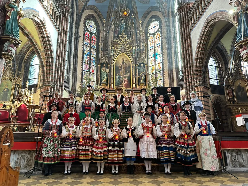 Koncert kolęd i pastorałek w kościele świętego Mikołaja w Nowej Rudzie [galeria] - Zdjęcie główne