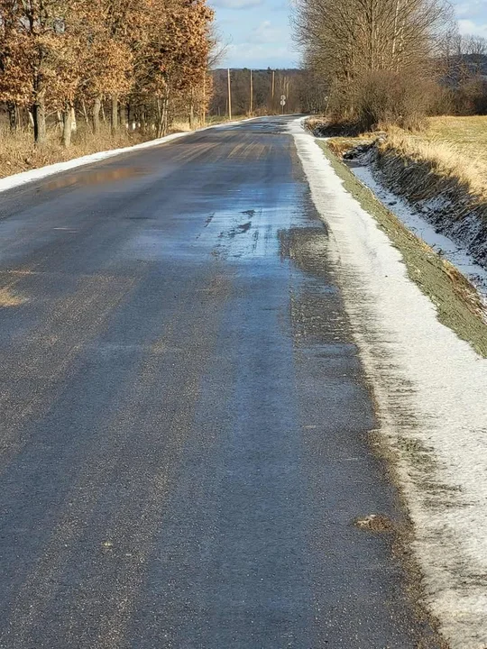 Kolejne inwestycje drogowe Powiatu Ząbkowickiego zakończone [zdjęcia]