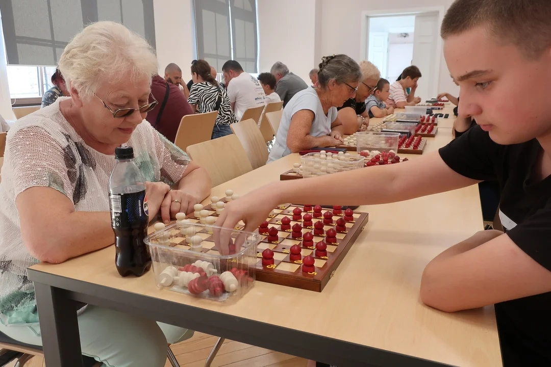 Walka do samego końca! Za nami turniej w warcaby o Puchar Burmistrza Miasta Kłodzka [zdjęcia]