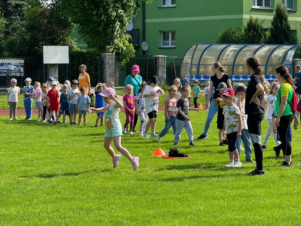 Bystrzyca Kłodzka. Dzień sportu dla przedszkolaków [galeria]