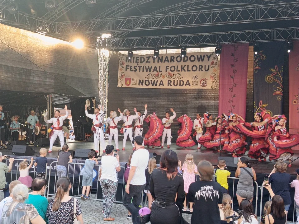 Nowa Ruda. Rozpoczął się Międzynarodowy Festiwal Folkloru [galeria]