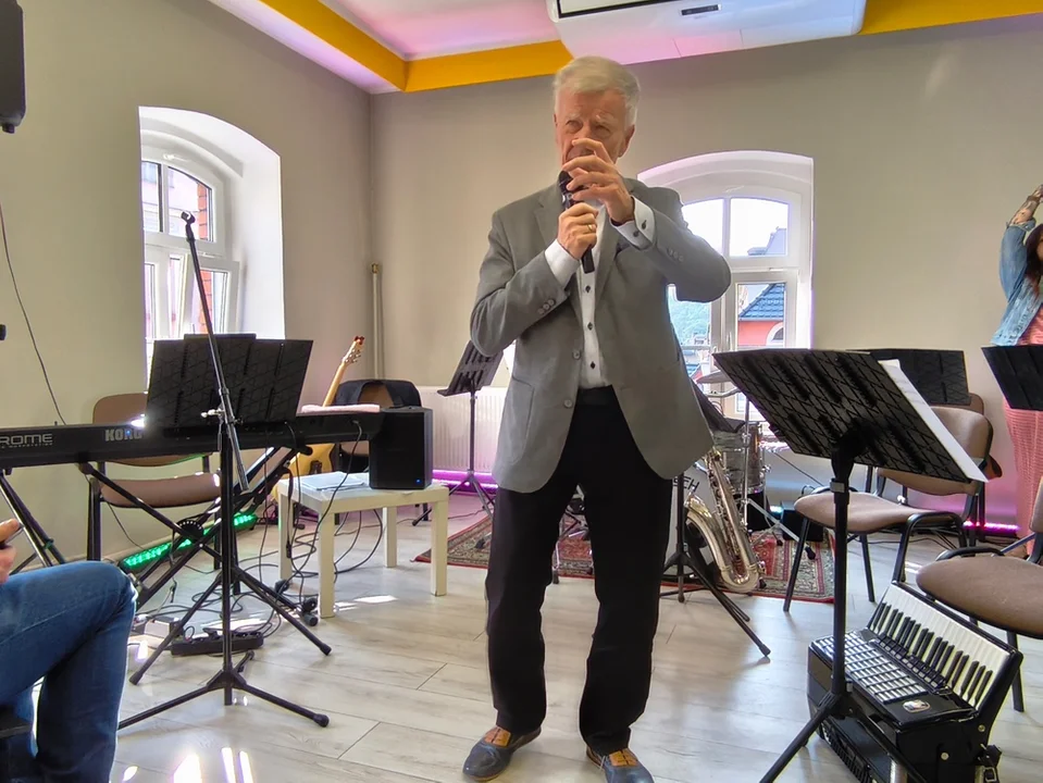 Inauguracja Festiwalu Dzieje Się w Nowej Rudzie. Marek Margielewski, prof. Jan Miodek i Sigit Band w MBP [galeria]