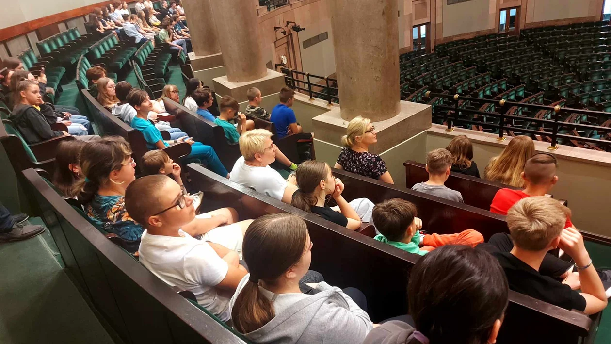 Dzieci z Zespołu Szkolno-Przedszkolnego w Radkowie odwiedziły Sejm i Senat [zdjęcia]