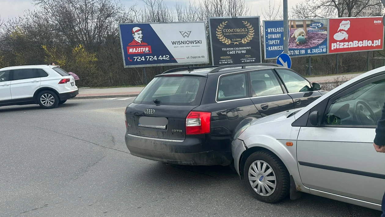 Kłodzko - kolizja na rondzie