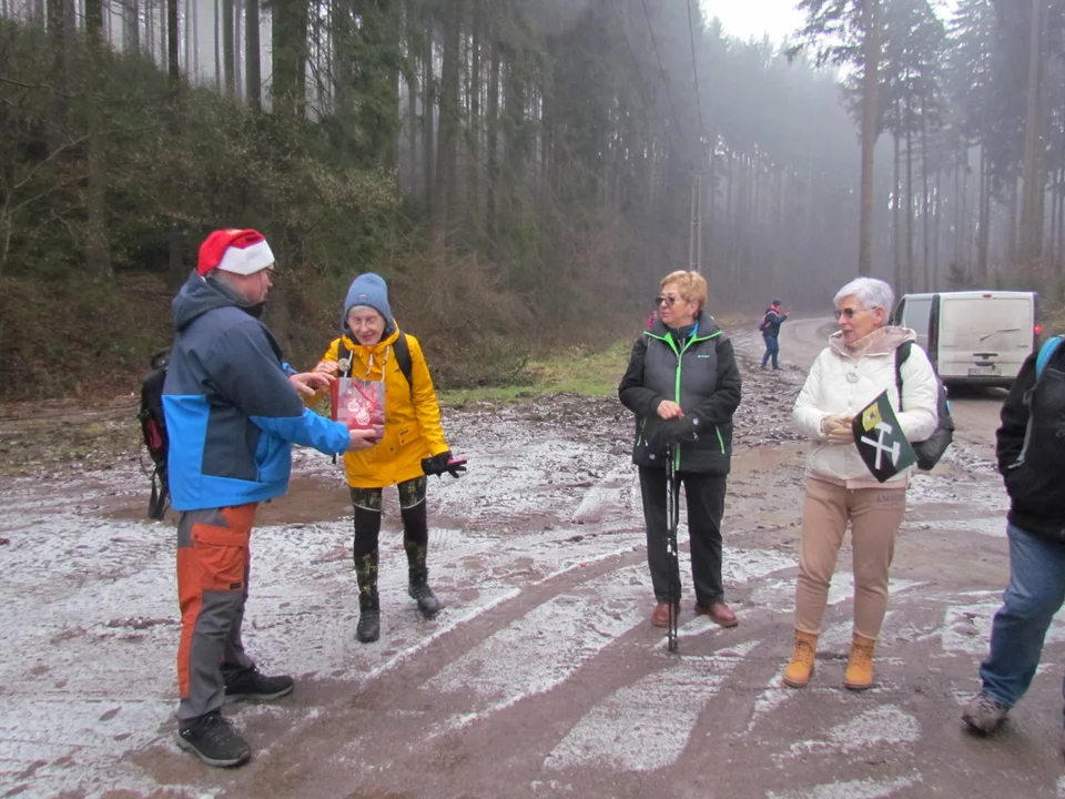 Nowa Ruda. IX Rajd Barbórkowy Koła PTTK Gwarków Noworudzkich za nami [galeria]