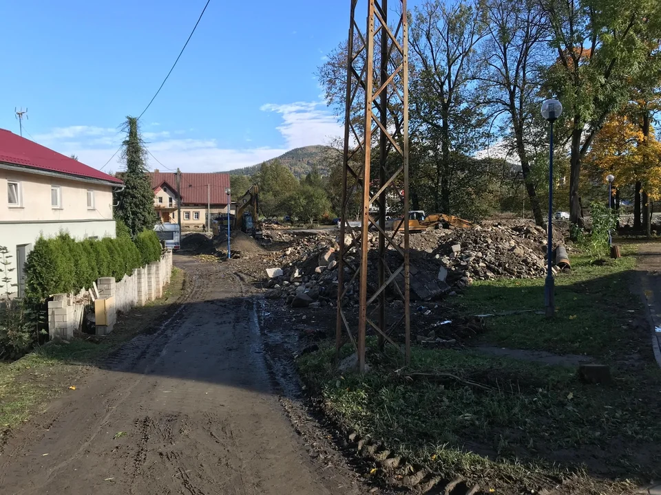 Stronie Śląskie. Tak wygląda miasto 4 tygodnie po powodzi [zdjęcia]