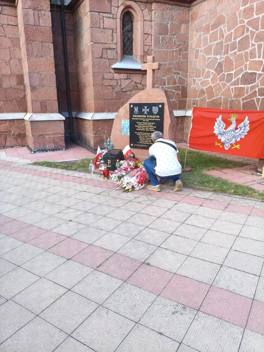 Nowa Ruda. Uczczenie 86. rocznicy wybuchu II wojny światowej w Słupcu z udziałem senatora Aleksandra Szweda [galeria]