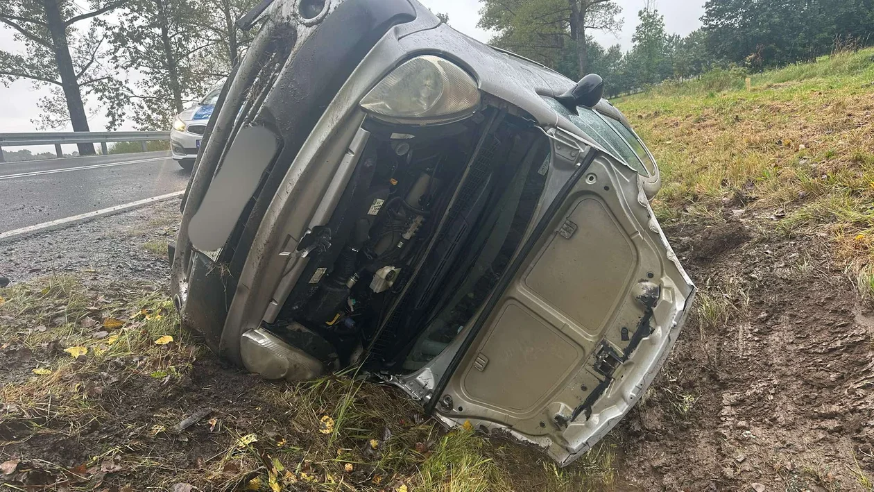 Podzamek. Stracił panowanie nad pojazdem [zdjęcia]