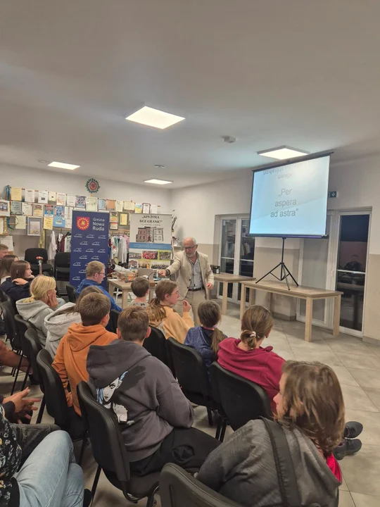 Jugów. Drugie warsztaty astronomiczne w Gminnym „Klubie Seniora” [galeria]