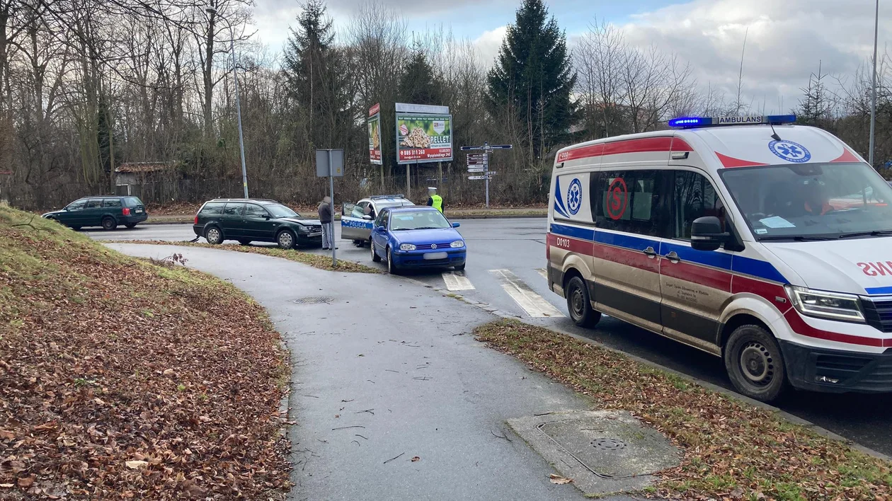 Kłodzko. Zderzenie na skrzyżowaniu. Jedna osoba w szpitalu