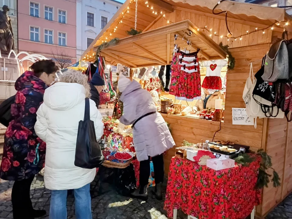 Nowa Ruda. Rozpoczął się Jarmark Bożonarodzeniowy [galeria]