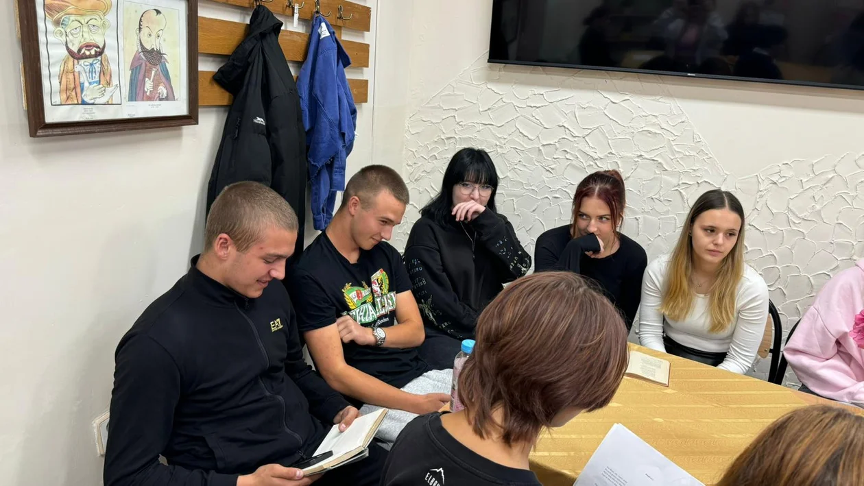 Narodowe Czytanie w Noworudzkiej Szkole Technicznej [galeria]