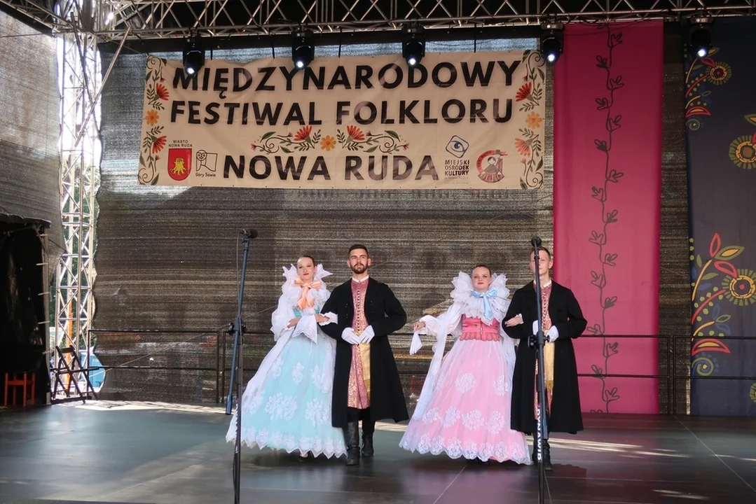 Nowa Ruda. Rozpoczął się Międzynarodowy Festiwal Folkloru [galeria]