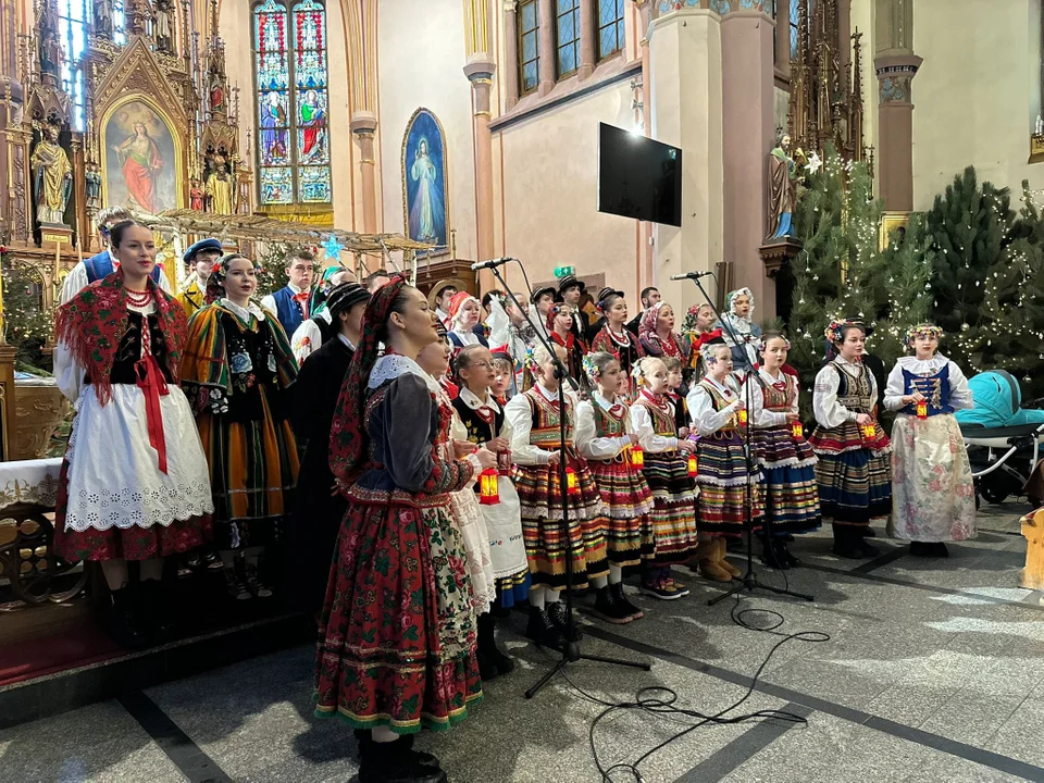 Pierwsze kolędowanie z Zespołem Pieśni i Tańca "Nowa Ruda" za nami