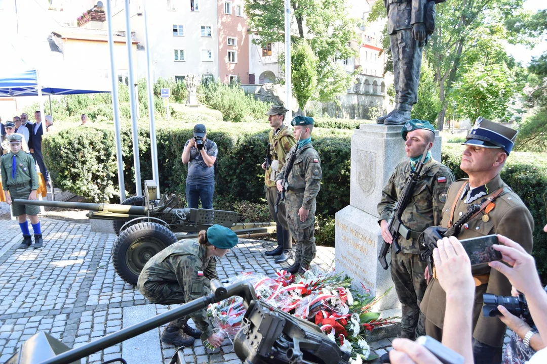 Święto Wojska Polskiego w Kłodzku. Wręczono odznaczenia