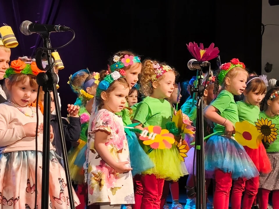 Nowa Ruda. Kolorowy Festiwal Piosenki Przedszkolnej w Miejskim Ośrodku Kultury [galeria]