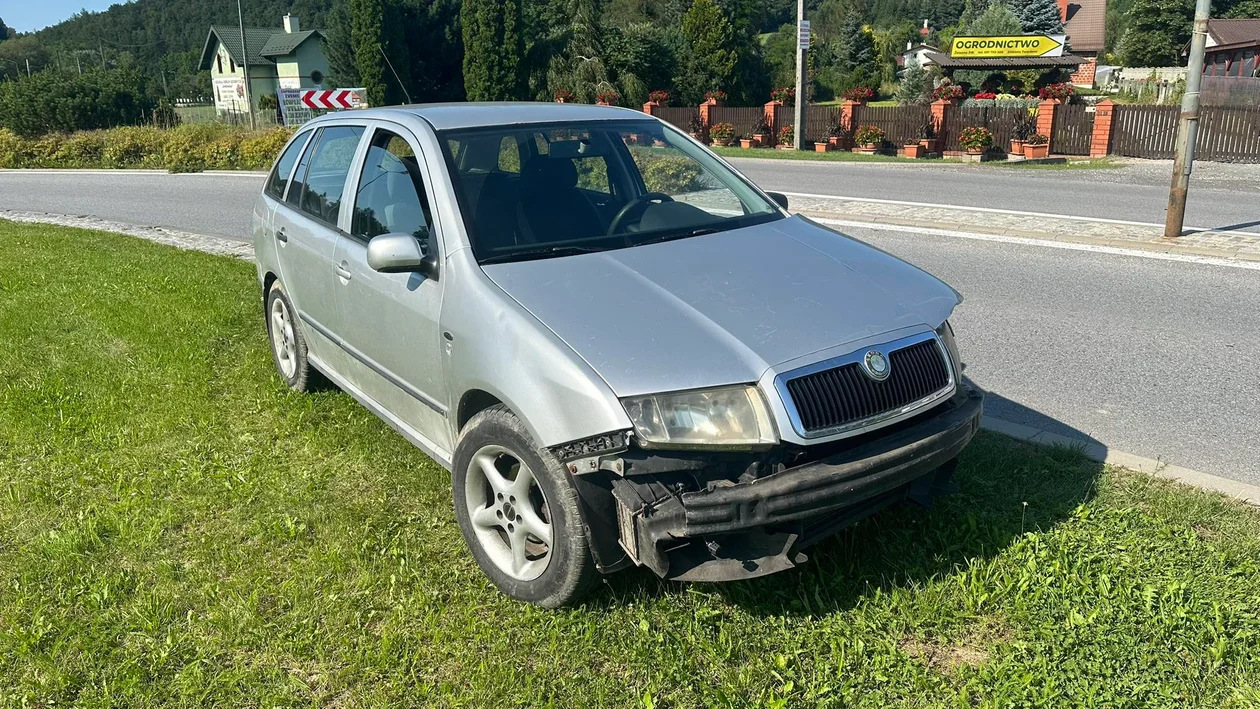 Żelazno. Kolizja skody i peugeota [zdjęcia]