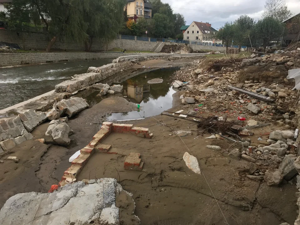 Ewakuacja, strach i brak informacji w Stroniu Śląskim i Lądku-Zdroju