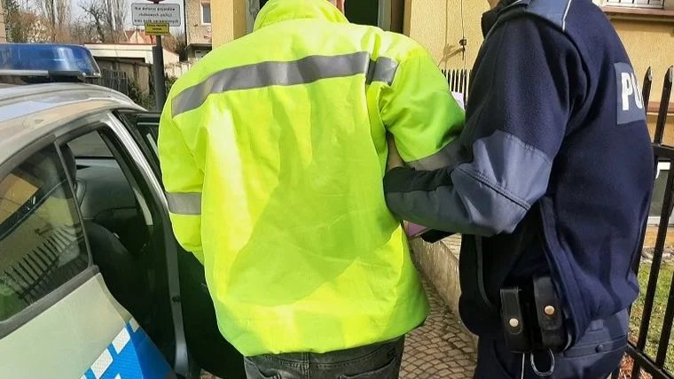 Ząbkowice Śl. Kompletnie pijany TIR-owiec wjechał w osobówkę [FOTO] - Zdjęcie główne