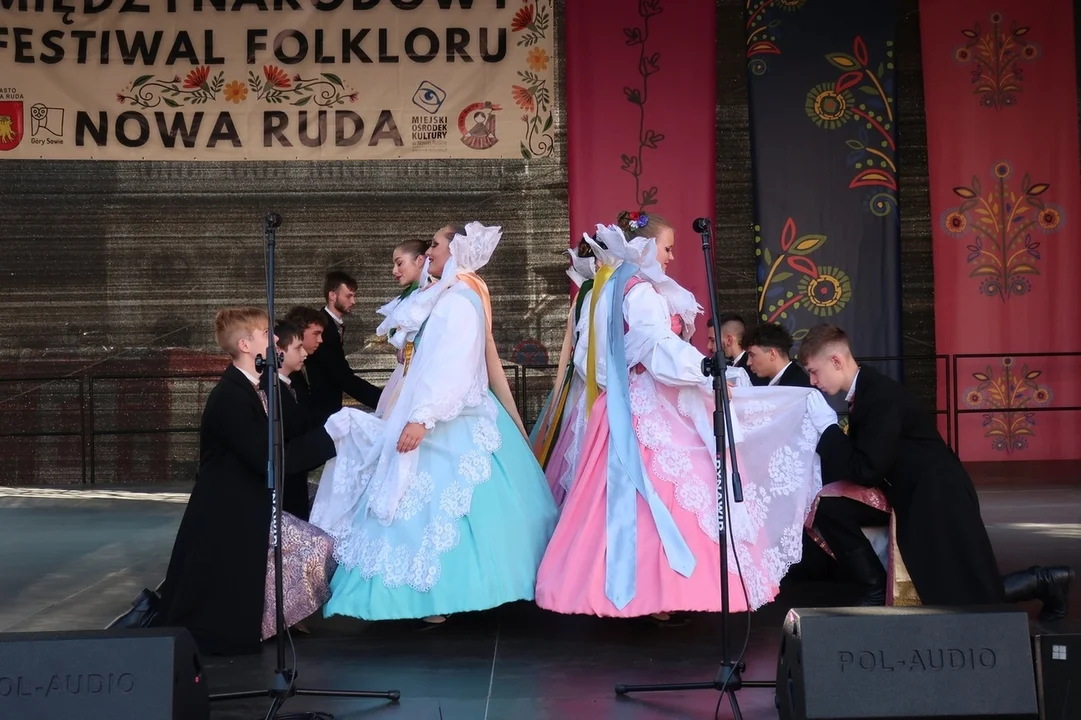 Nowa Ruda. Rozpoczął się Międzynarodowy Festiwal Folkloru [galeria]