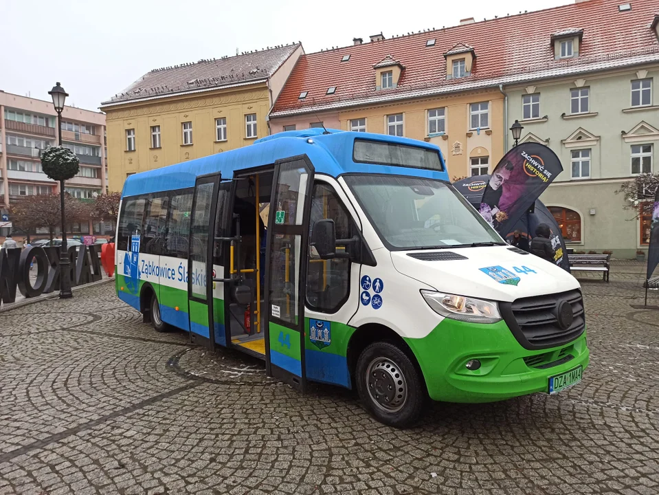 Ząbkowice Śląskie. Gmina zaprezentowała elektryczne autobusy