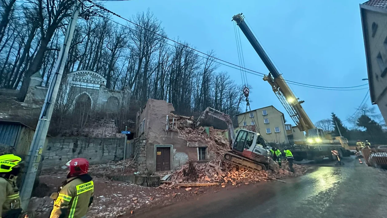 Wambierzyce. Wypadek na budowie