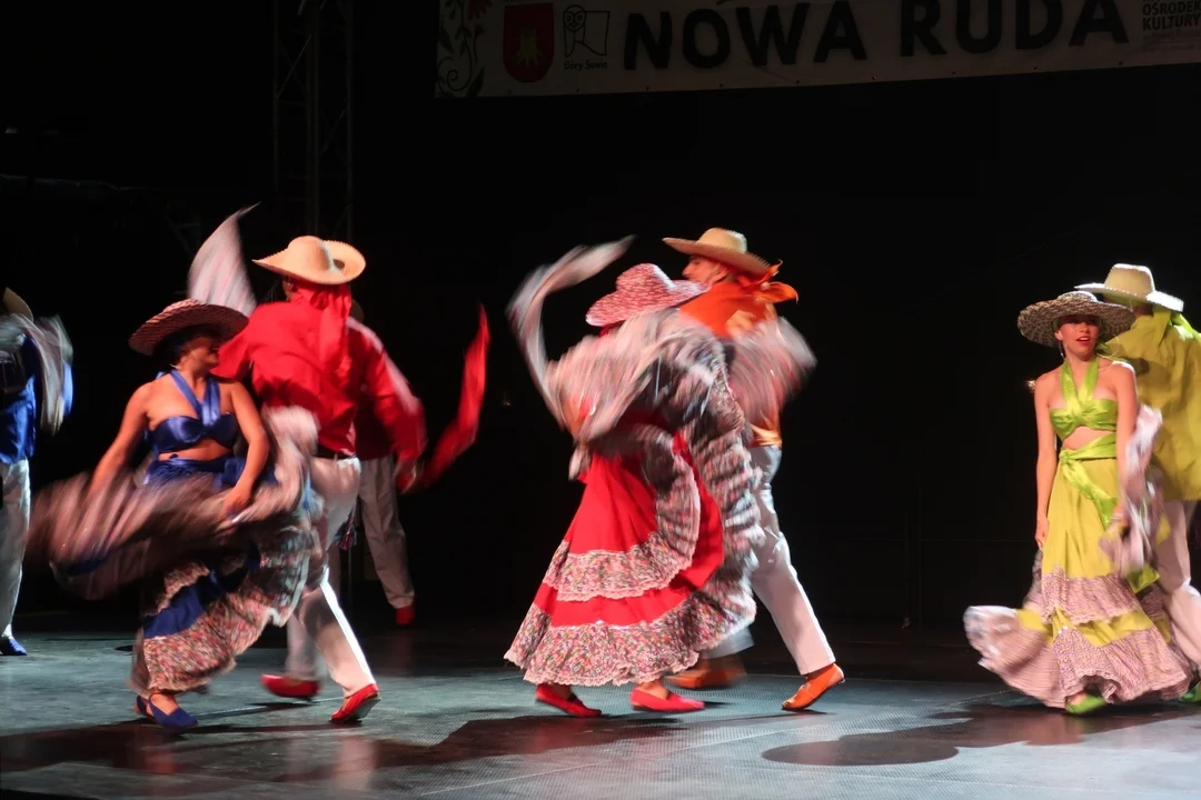 Nowa Ruda. Rozpoczął się Międzynarodowy Festiwal Folkloru [galeria]