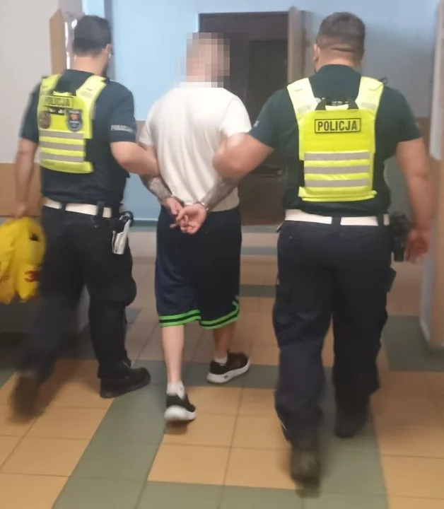 Kłodzcy policjanci zabezpieczyli narkotyki. 4 osoby zatrzymane [zdjęcia]