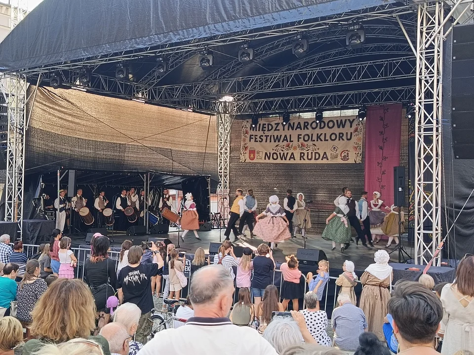 Nowa Ruda. Rozpoczął się Międzynarodowy Festiwal Folkloru [galeria]