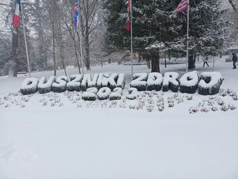 Biało za oknem. Pierwszy śnieg w obiektywie naszych czytelników