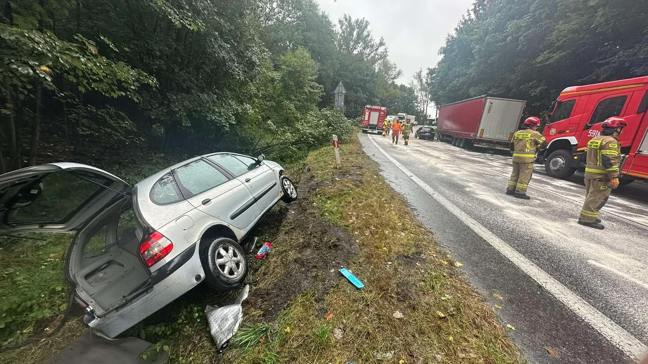 Kolejne zderzenie na krajowej ósemce [zdjęcia]