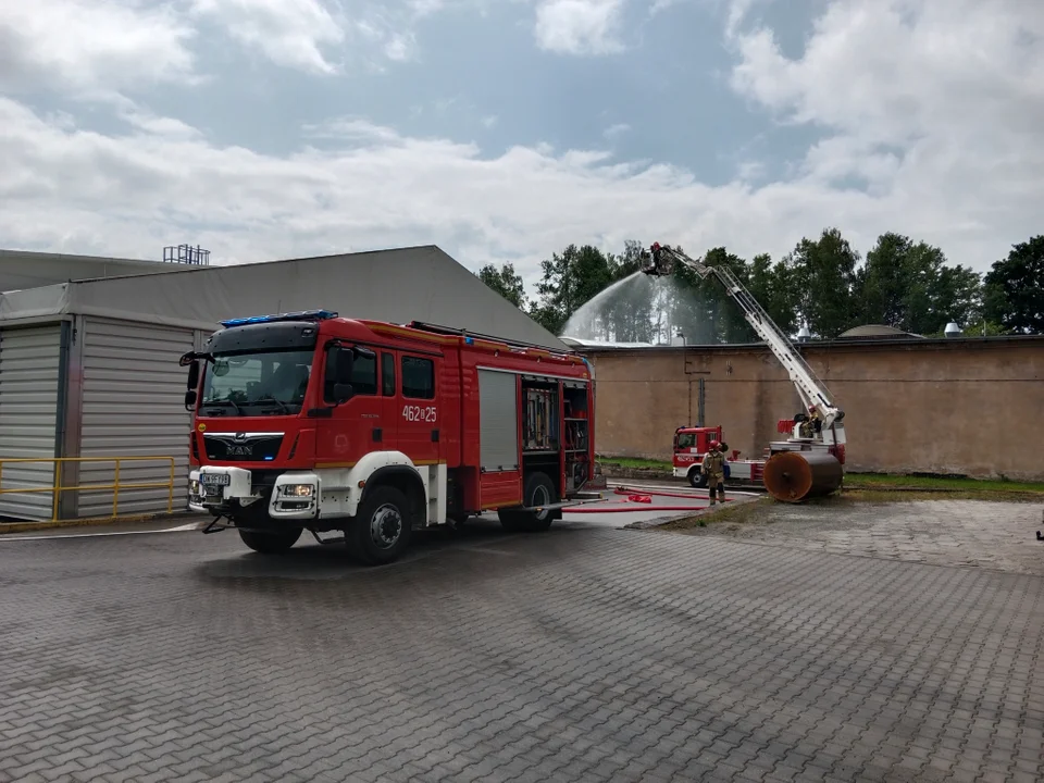 Bystrzyca Kłodzka. Pożar w zakładach Mondi – spokojnie to tylko ćwiczenia [zdjęcia]