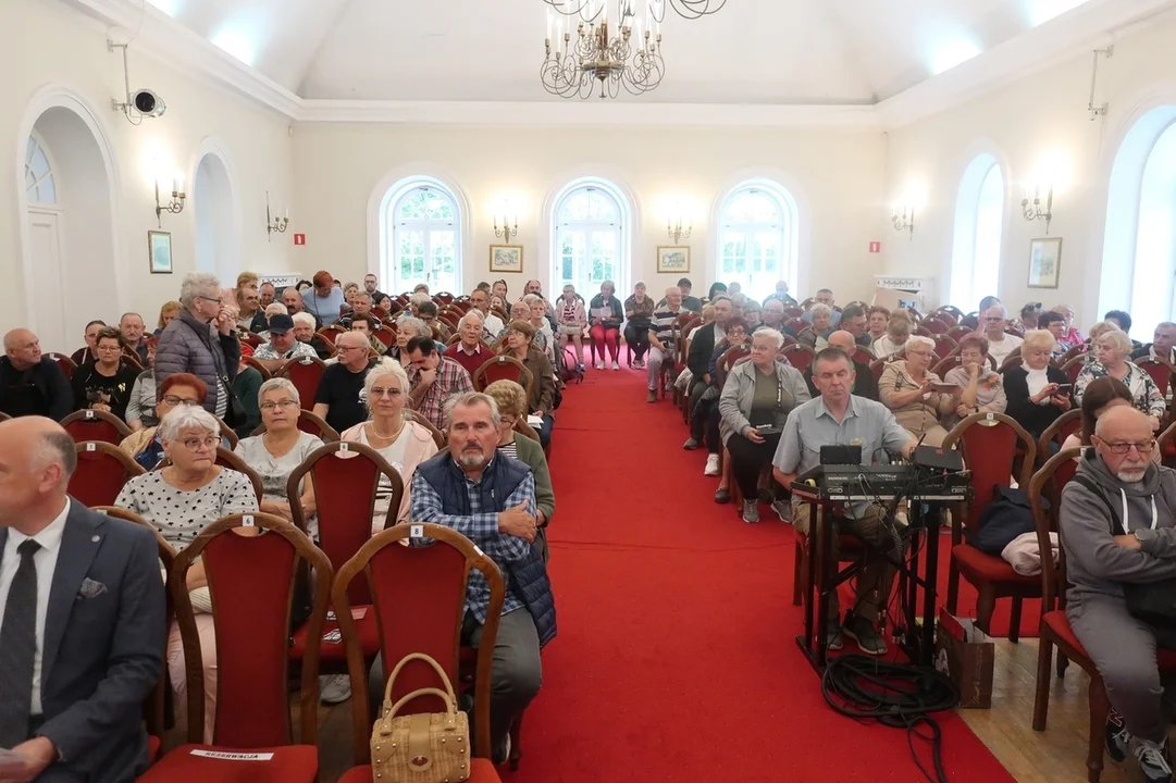 Duszniki-Zdrój. Cudowny koncert muzyki filmowej (i nie tylko) na deskach Teatru Zdrojowego.