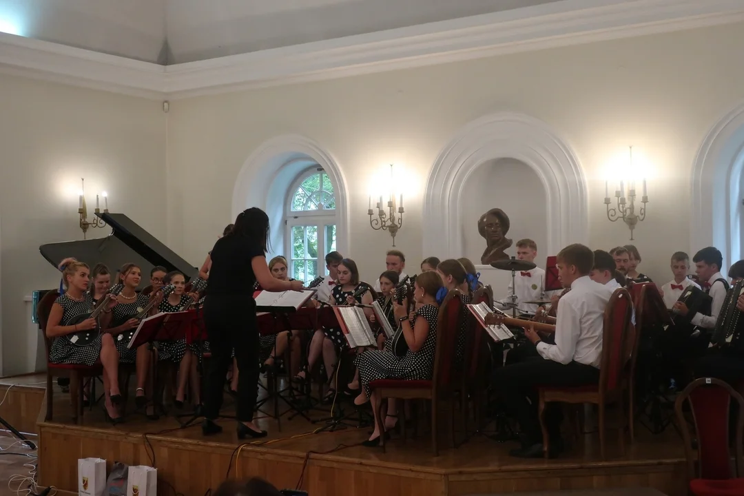 Duszniki-Zdrój. Cudowny koncert muzyki filmowej (i nie tylko) na deskach Teatru Zdrojowego.