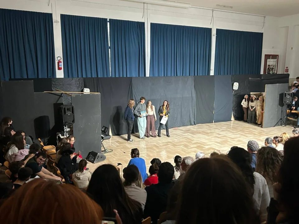 Bystrzyca Kłodzka. Sukces Koła Teatralnego z Liceum Ogólnokształcącego na międzynarodowej scenie we włoskim Ostuni [zdjęcia]