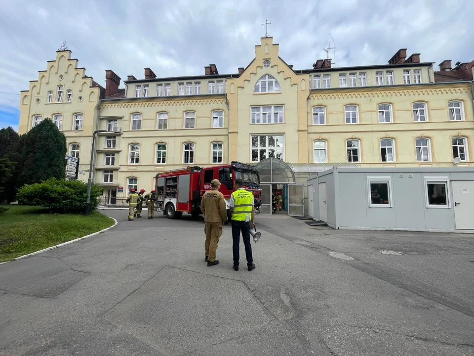 Pożar w kłodzkim szpitalu. Na szczęście, to tylko ćwiczenia