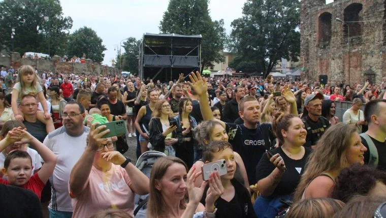 Ząbkowice Śl. Trwają Dni i Noce Krzywej Wieży [ZDJĘCIA – zobacz, czy na którymś jesteś] - Zdjęcie główne