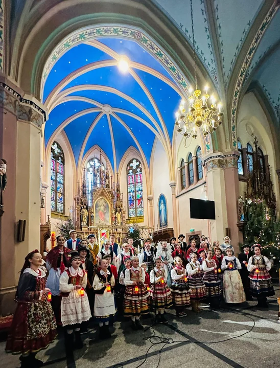 Pierwsze kolędowanie z Zespołem Pieśni i Tańca "Nowa Ruda" za nami